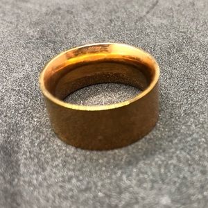 Good tone wide ring size 8